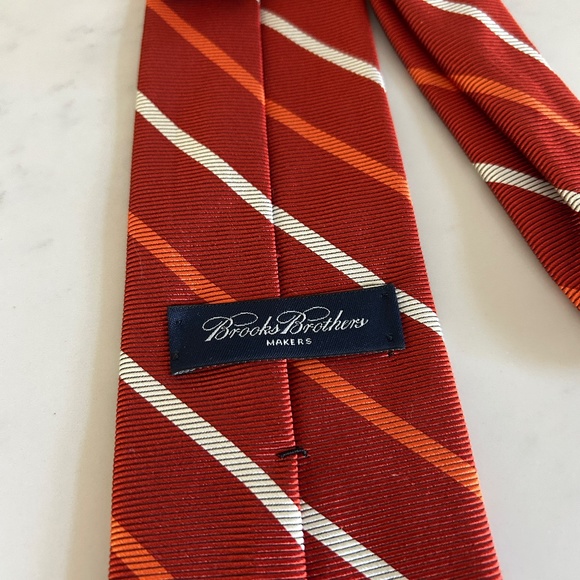 Brooks Brothers Men's Silk Tie - Picture 2 of 2
